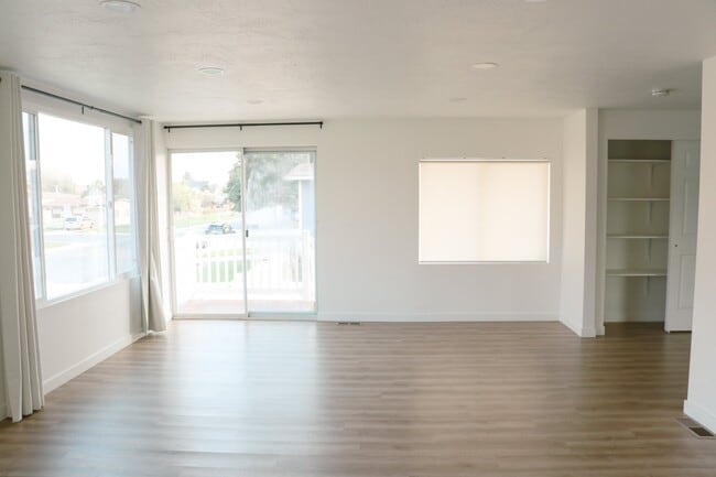 Photo - 1108 500 N