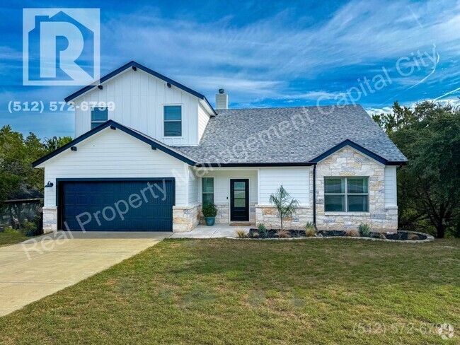 Building Photo - Stunning 4-Bedroom & 3 Bathroom Home with ...