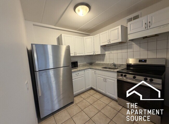 Photo - 2025 W Granville Ave Unit 305