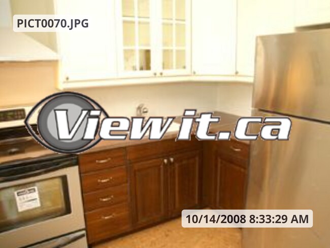 Photo - Large 3 Bedroom Upper Level Unit Unité A