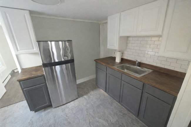 Kitchen - 120 Broad St Unit 1