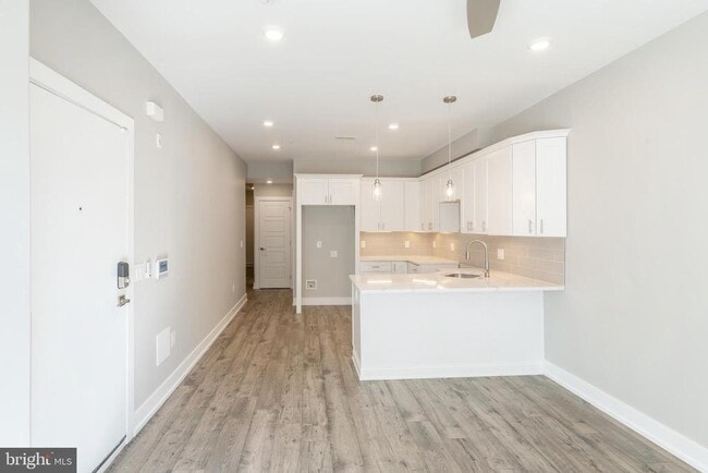 Building Photo - 2339 N 10th St Unit 1