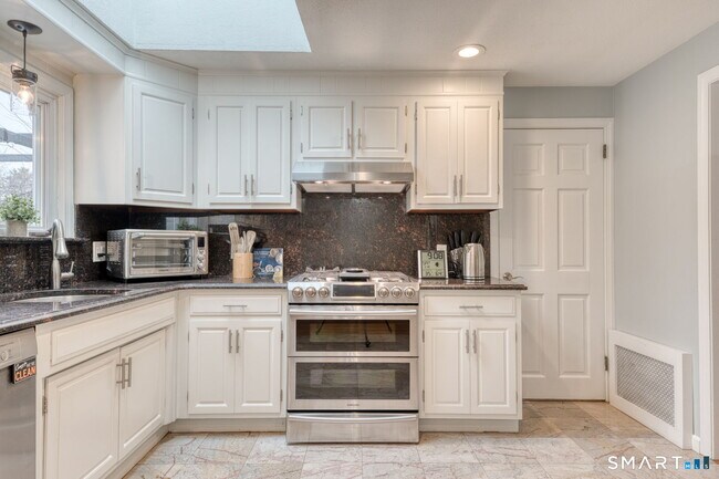 Photo - 155 Spring St