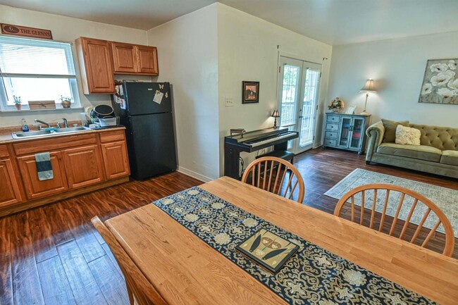 Photo - 809 California St