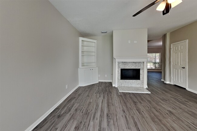 Photo - 823 Portsmouth Dr