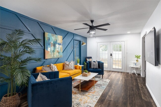 Photo - 142 Lake Valley St