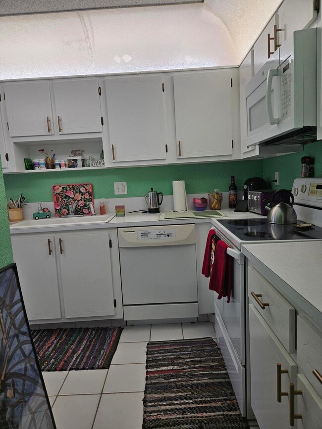 Photo - 1845 NW 18th St Unidad 202