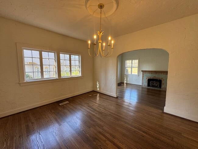 Photo - For Rent: 4BR / 2BA Home in Historic Club View – Bonus Sunroom & Screened Porch!