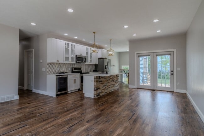 Photo - Rent the Dream – Stylish 4-Bedroom Home!