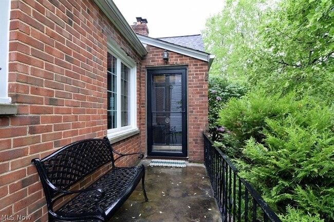 Photo - 2658 Canterbury Rd