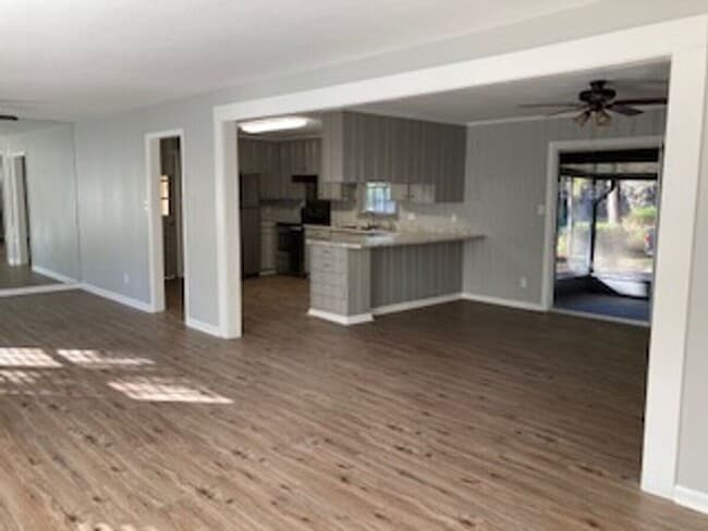 Photo - Charming 3BR Home with Modern Finishes & S...