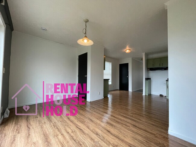 Photo - 182 Candler St