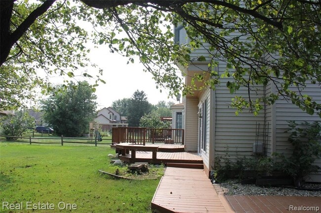 Photo - 44777 Saltz Rd