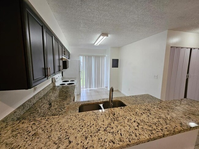 Photo - 3651 N Goldenrod Rd Unidad B#104