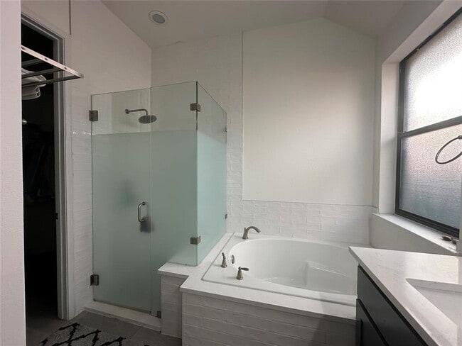 Photo - 5524 Allamanda Dr