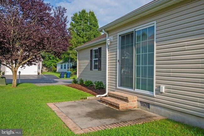 Photo - 192 Daffodil Dr