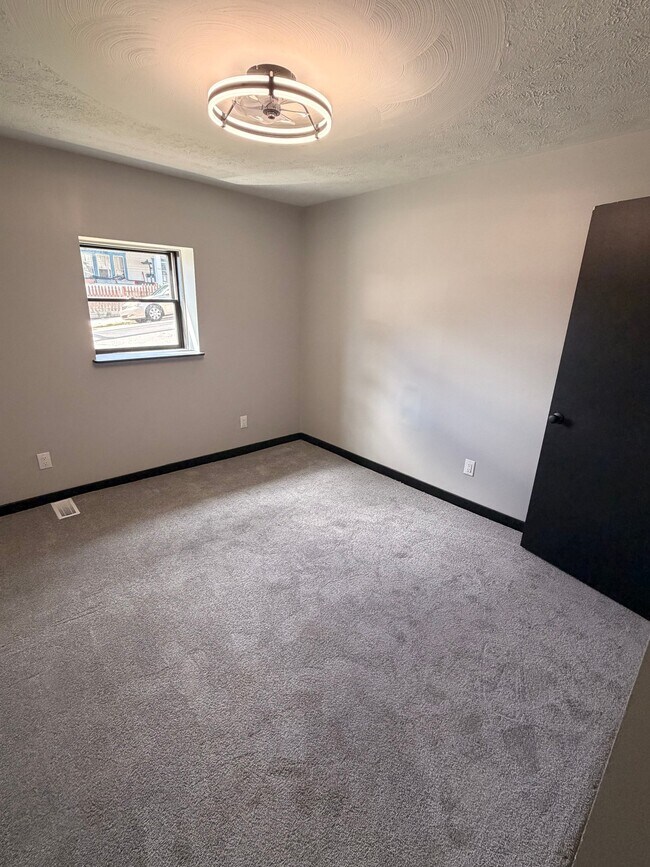 1600 Woodmont Ave Unit 3
