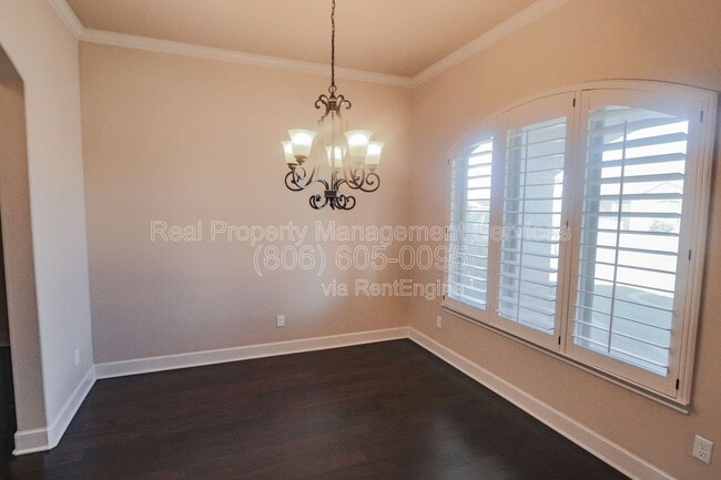 Photo - 9604 Justice Ave