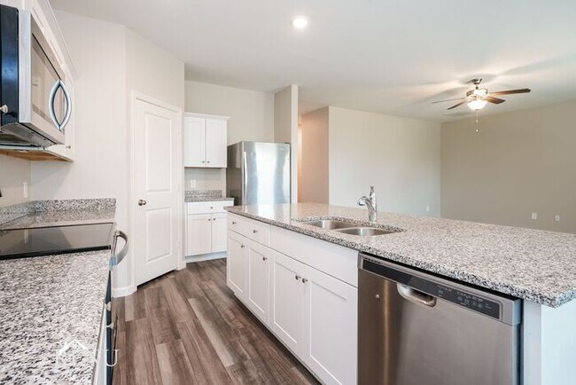 Photo - 1645 Braeburn Ln