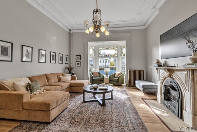 Photo - 617 Niagara St