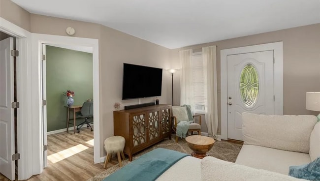 Photo - 1793 Channing St