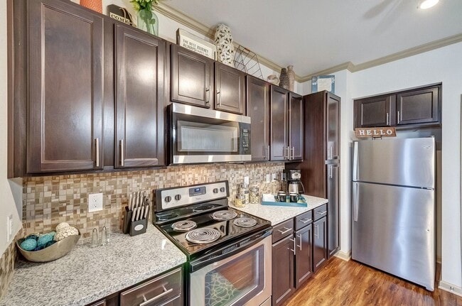 Photo - Mansfield on the Green Apartments