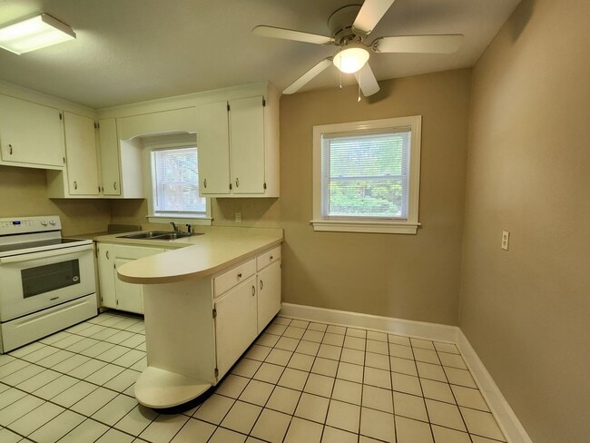 Photo - 2 Bedroom, 1 Bath Home in Oakhurst