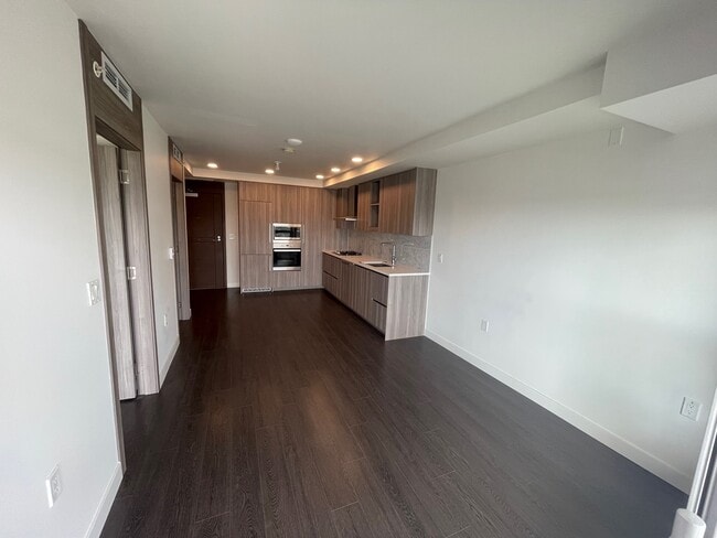 Photo - 1605-433 SW Marine Drive Unit 1605