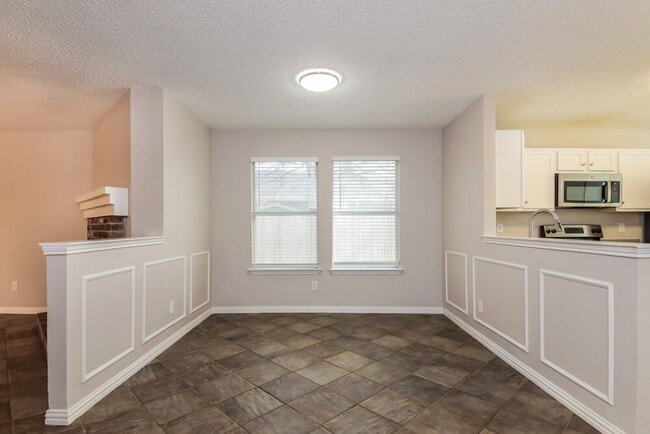 Photo - 4407 Cedar Crest Dr