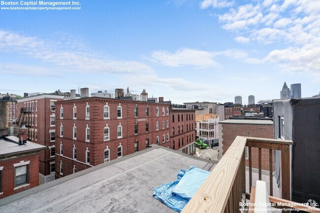 Building Photo - 198 Endicott St Unit 3 Rental