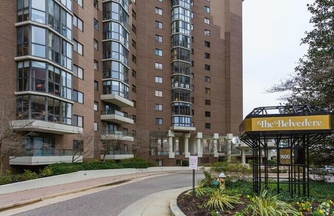 Building Photo - 1600 N Oak St Unit 1818 Rental