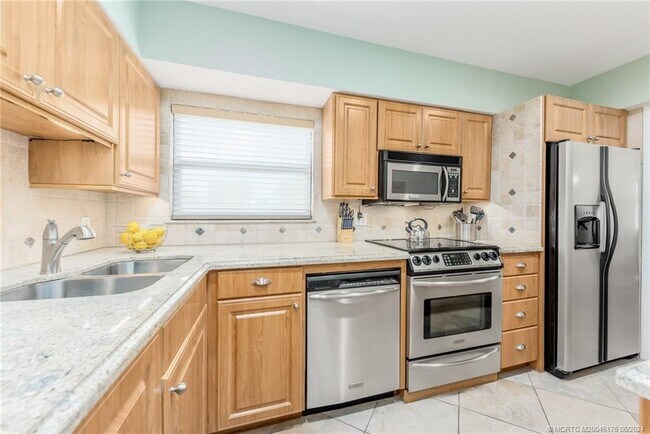 Photo - 3901 SE St Lucie Blvd Unidad 37