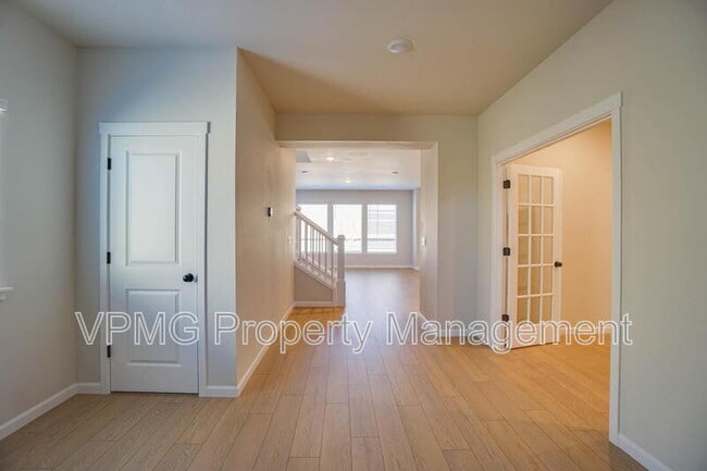 Photo - 18300 NE 14th St