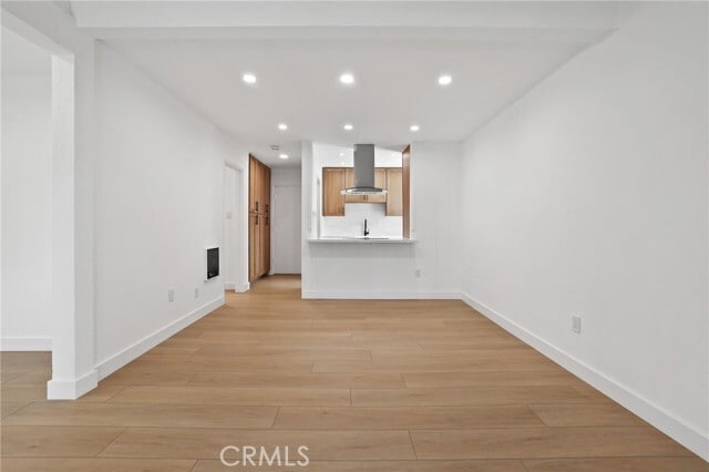 Building Photo - 1030 W MacArthur Blvd Unit 90