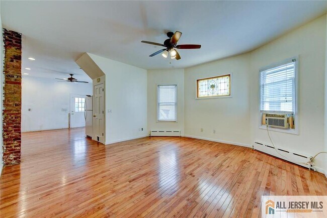 Photo - 37 E Somerset St Unit 1