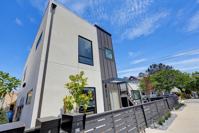 426-426 Arbor Dr Unit 424-Lower Unit