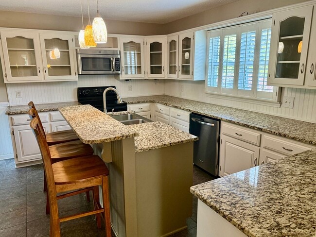 Photo - 3053 Woodale Cir