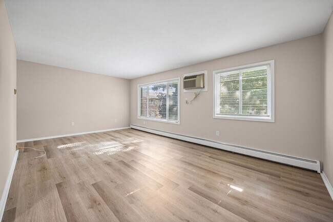 Photo - 729 Cedarwood Terrace Unit A