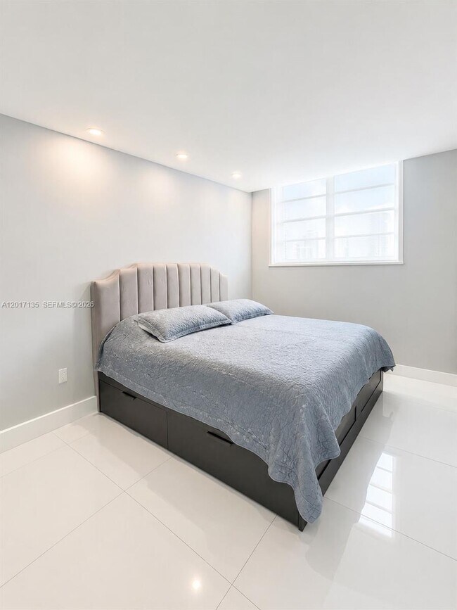 Photo - 19390 Collins Ave Unit 907