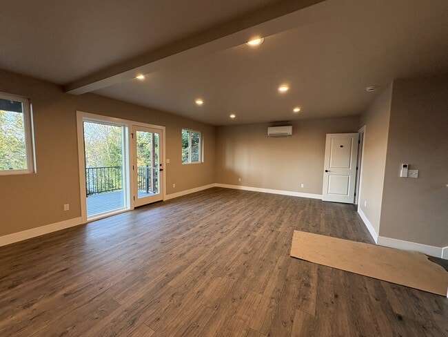 Photo - 1680 SE Crescent Dr