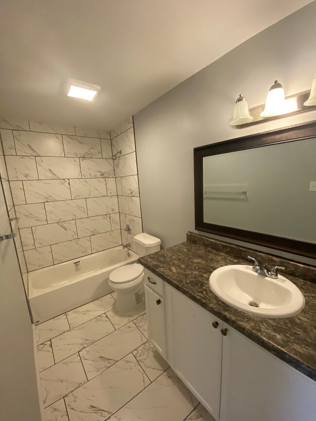 Baño - 120 Oak Hill Dr