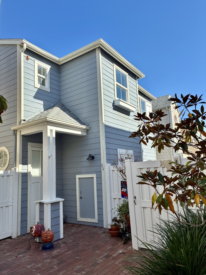 Unit 29-Fresh paint, wood floors and refinished cabinets. - 1800 S Pacific Coast