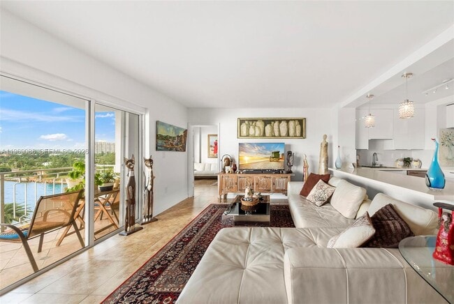 Photo - 11111 Biscayne Blvd Unit 8D