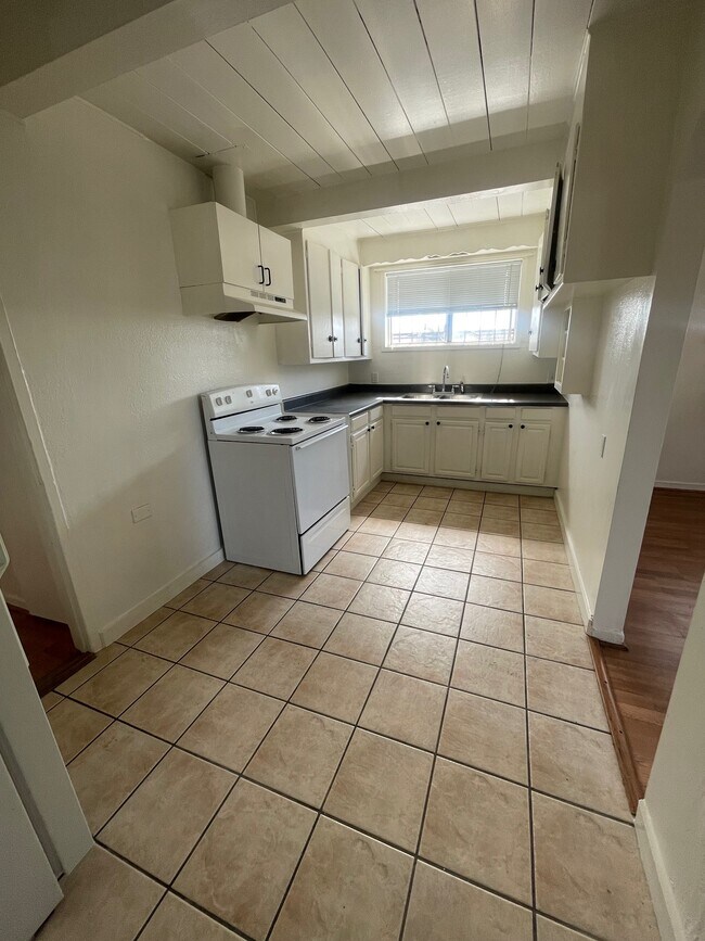 Photo - Thousands Points Apartment Unit 10034