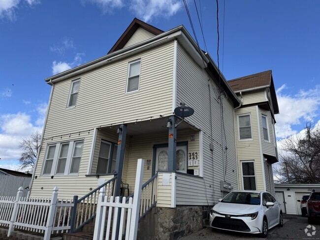 Building Photo - 263 Jefferson St Unit 1 Rental