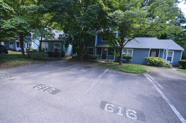 Photo - 616 Applecross Dr