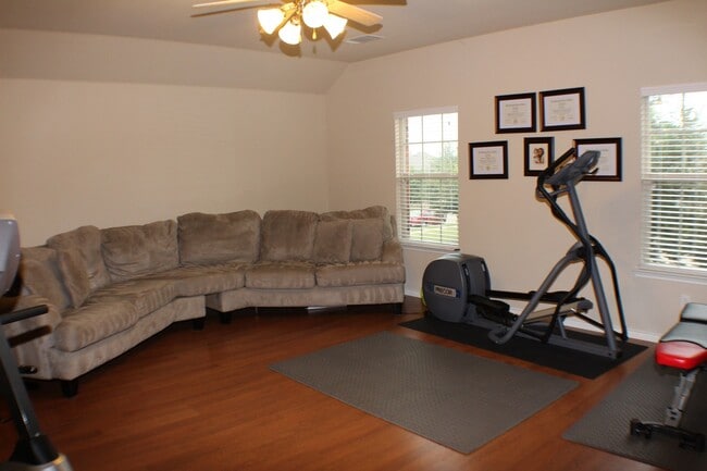 Photo - 1614 Westfield way