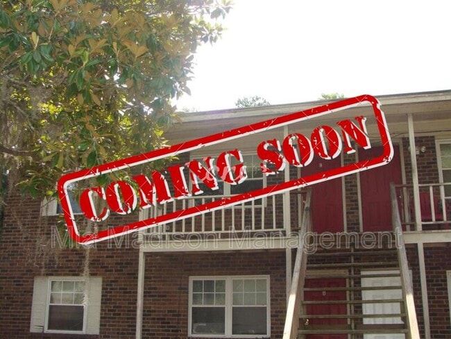 Building Photo - 1 Oak Forest Ln Unit 1 Oak C