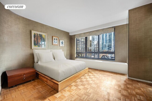 Photo - 100 Condo United Nations Plaza