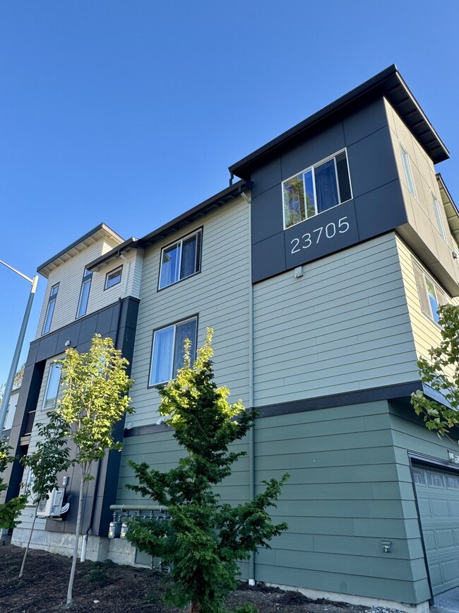 Building Photo - 23705 8th Dr SE Unit A Rental